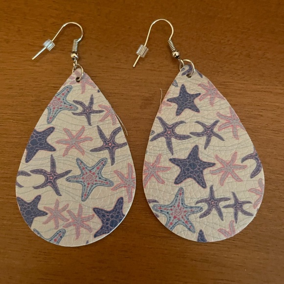 Sassy Elephant Jewelry - Leather teardrop earrings